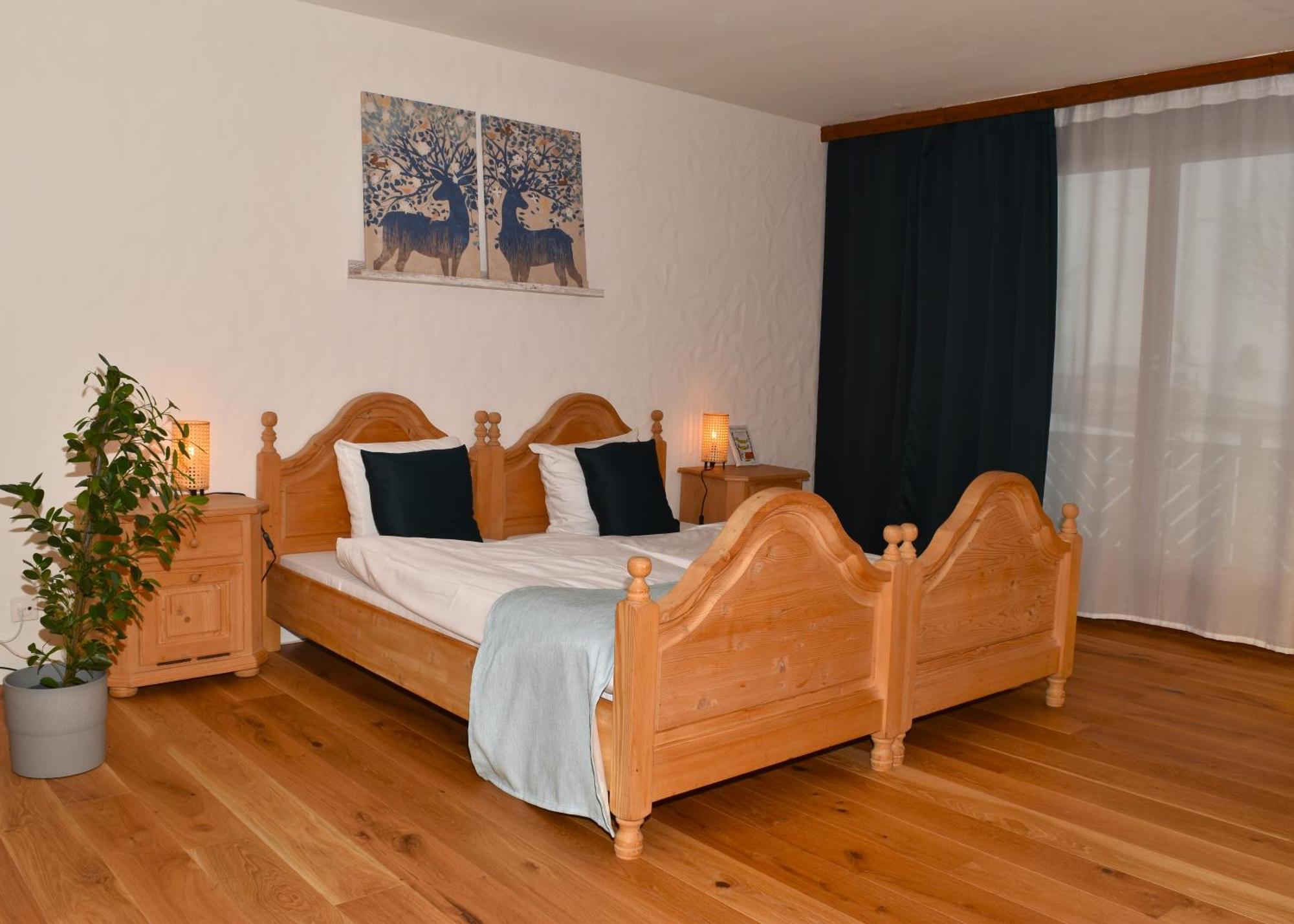 Ferienwohnungen Hotel Bellevue Зелисберг Экстерьер фото
